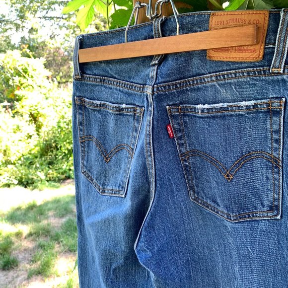 Levi's midrise straight leg distressed jeans - Picture 4 of 7